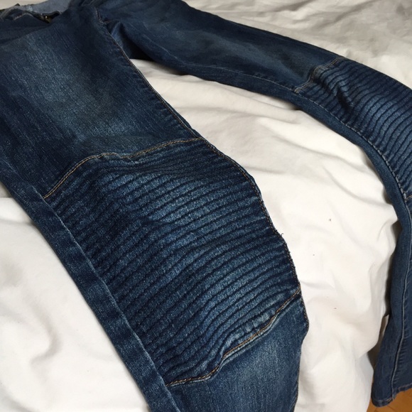 Biker jeans from Simons. Low waisted jeans. Skinny jeans. Size 5 US. - Picture 3 of 6